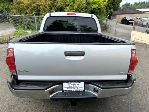 Used 2011 Toyota Tacoma 4x4 Double Cab w/ TRD Sport Pkg w/JBL Audio image 6