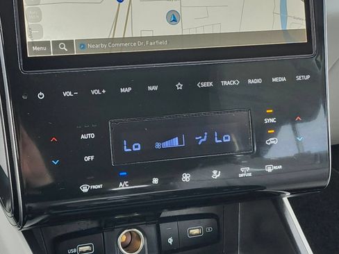 Certified 2023 Hyundai Tucson Limited w/ Winter Package AWD/4WD image 20