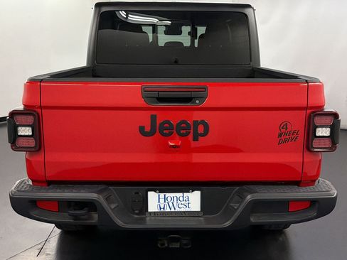 Used 2024 Jeep Gladiator Sport AWD/4WD image 10