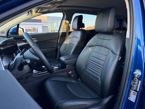 Certified 2025 Kia Sportage SX image 7