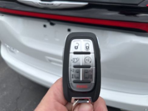 New 2026 Chrysler Pacifica Select image 31