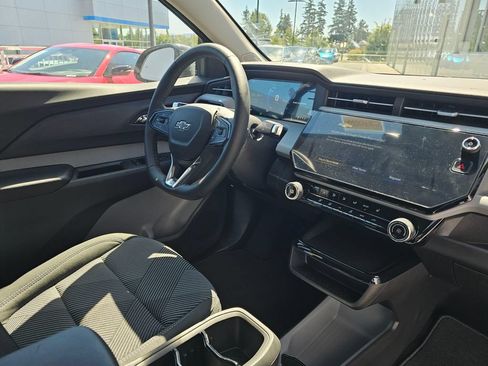 New 2027 Chevrolet Bolt LT w/ Comfort Package FWD image 10