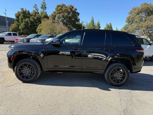 Used 2023 Jeep Grand Cherokee Summit 4xe AWD/4WD image 2