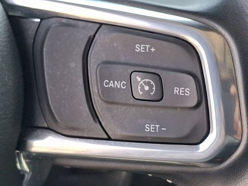 Used 2023 Jeep Wrangler Unlimited Sahara w/ Cold Weather Group AWD/4WD image 23