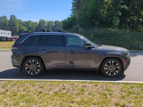 Used 2022 Jeep Grand Cherokee Overland w/ Adv Protech Group III AWD/4WD image 14