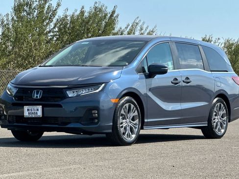 New 2026 Honda Odyssey Touring image 7