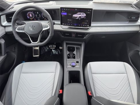New 2026 Volkswagen Tiguan SE R-Line image 25