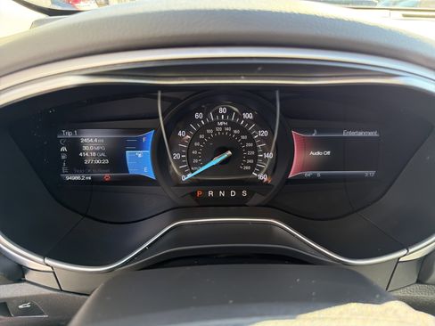 Used 2014 Ford Fusion SE image 16