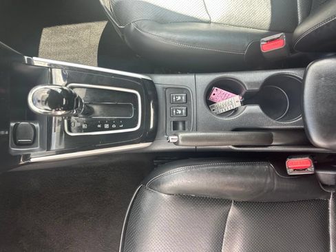 Used 2016 Nissan Sentra SL FWD image 32