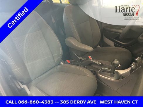 Used 2022 Chevrolet Trax LS w/ Tint and Cruise Package image 37
