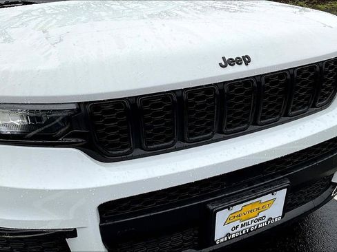 Used 2023 Jeep Grand Cherokee L Limited w/ Black Appearance Package AWD/4WD image 33