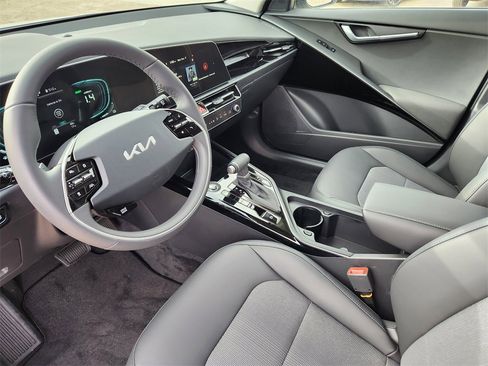 New 2026 Kia Niro EX image 8