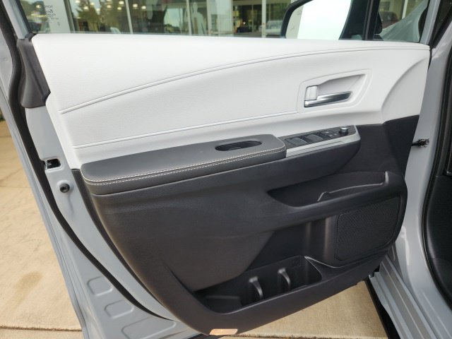 Used 2026 Toyota Sienna XSE AWD/4WD image 15