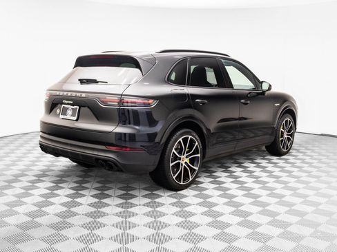 Used 2021 Porsche Cayenne E-Hybrid image 5