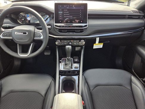 New 2026 Jeep Compass Latitude image 12