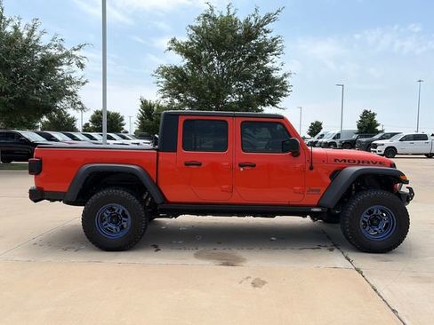 Used 2023 Jeep Gladiator Mojave w/ LED Lighting Group AWD/4WD image 10