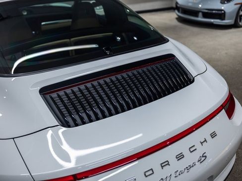 Used 2018 Porsche 911 Targa 4S image 19