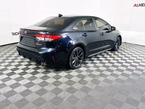 Used 2023 Toyota Corolla SE image 3