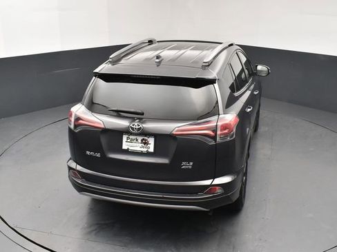 Used 2018 Toyota RAV4 XLE AWD/4WD image 17