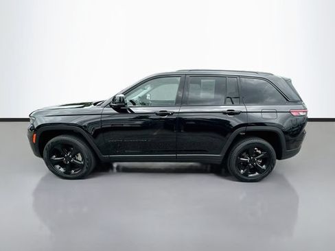 Used 2023 Jeep Grand Cherokee Limited w/ Black Appearance Package AWD/4WD image 9