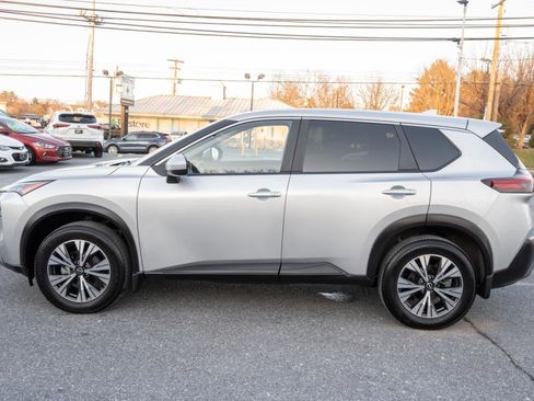 Used 2023 Nissan Rogue SV AWD/4WD image 9