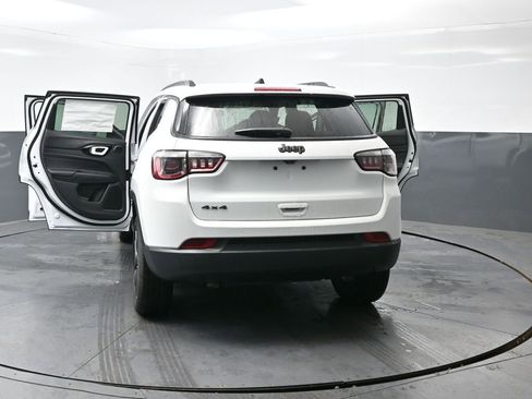 New 2026 Jeep Compass Latitude w/ Sun and Sound Group image 41