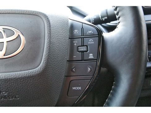 Used 2023 Toyota Prius Limited w/ Limited Premium Package FWD image 20