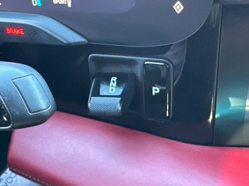 Used 2020 Porsche Taycan 4S image 27