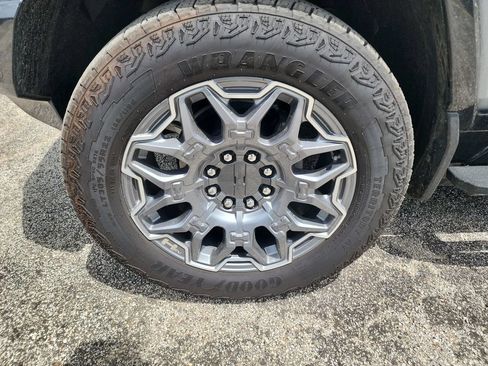 Used 2025 GMC Hummer EV 3X AWD/4WD image 12