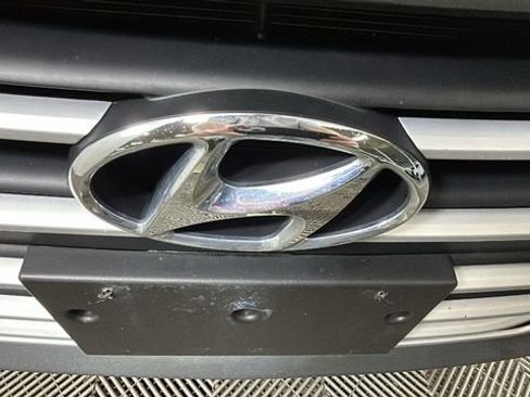 Used 2018 Hyundai Elantra SEL FWD image 9