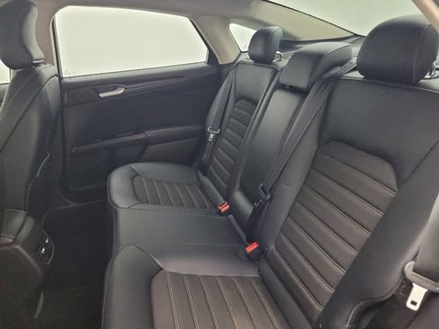 Used 2018 Ford Fusion SE w/ Equipment Group 201A image 18