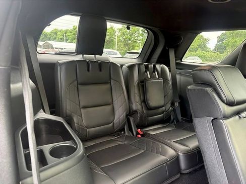Used 2019 Ford Explorer Platinum AWD/4WD image 32