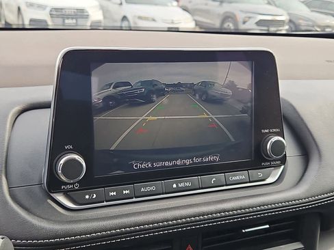 Used 2023 Nissan Rogue S image 28