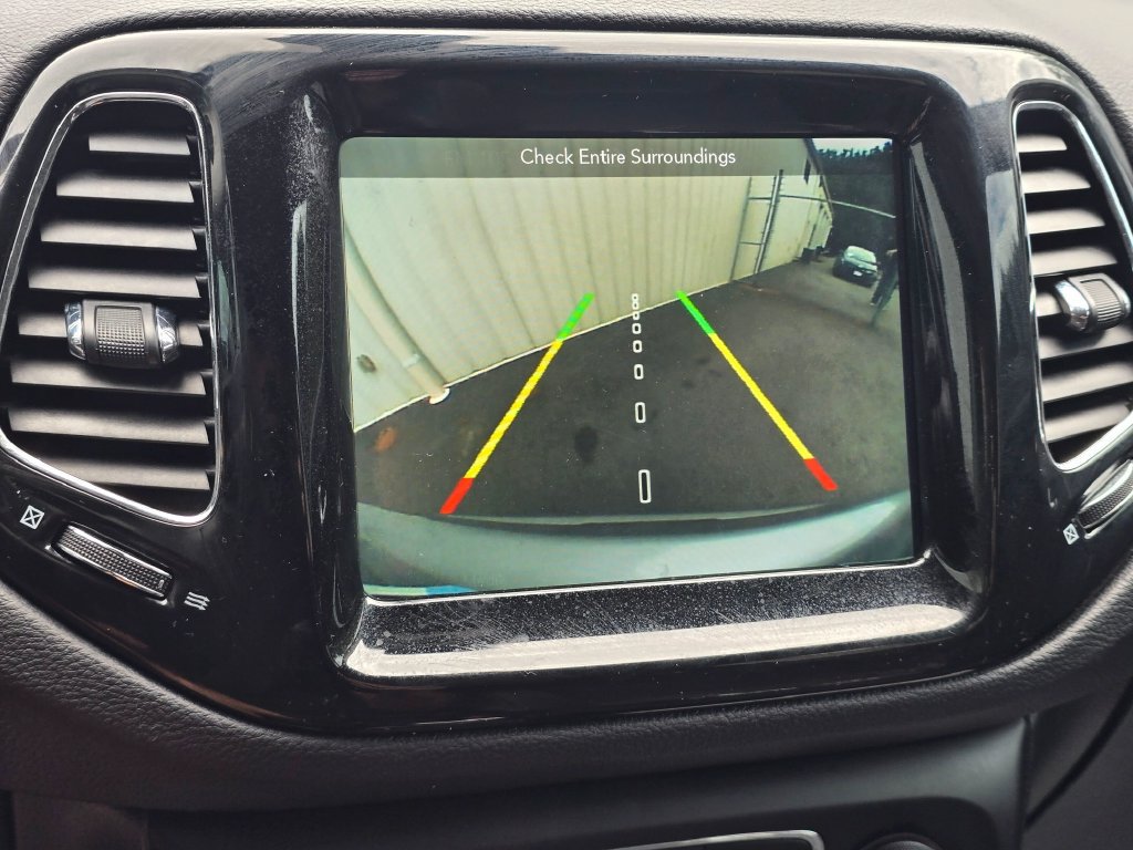 Used 2018 Jeep Compass Limited w/ Navigation Group FWD image 18