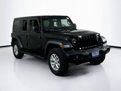 Used 2023 Jeep Wrangler Unlimited Sport AWD/4WD image 3