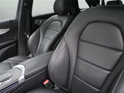 Used 2021 Mercedes-Benz GLC 300 4MATIC image 22