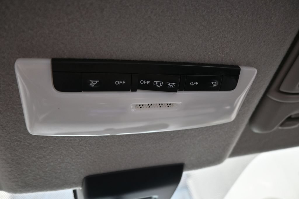 Used 2023 Nissan Kicks SV FWD image 29