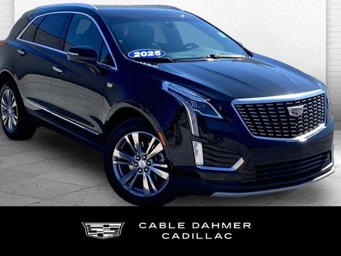 Certified 2025 Cadillac XT5 Premium Luxury FWD image 4
