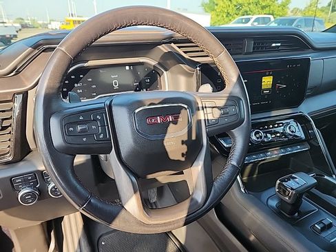Used 2023 GMC Sierra 1500 AT4 AWD/4WD image 10