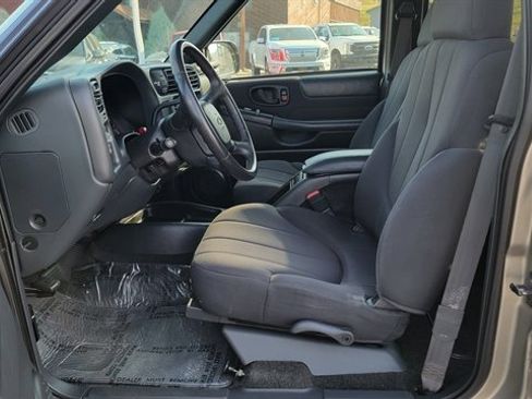 Used 2003 Chevrolet S10 Pickup LS image 16