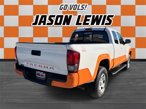 Used 2019 Toyota Tacoma SR image 4