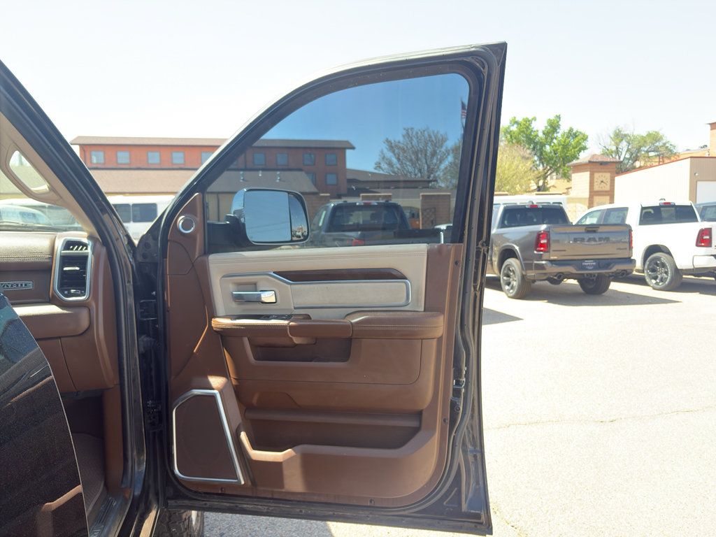 Used 2022 RAM 3500 Laramie AWD/4WD image 19