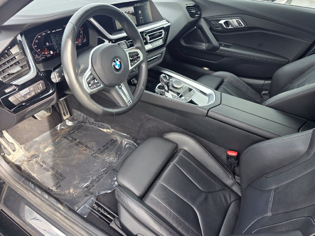 Used 2022 BMW Z4 M40i w/ Driving Assistance Package RWD image 9