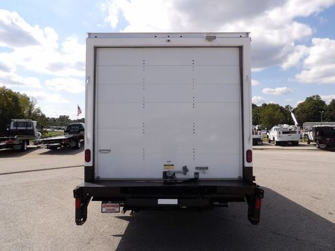 Used 2023 Ford E-450 and Econoline 450 Super Duty w/ Power Windows & Locks Group RWD image 6