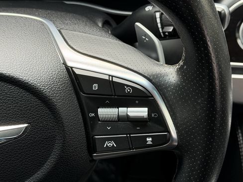 Used 2023 Genesis G70 2.0T image 23