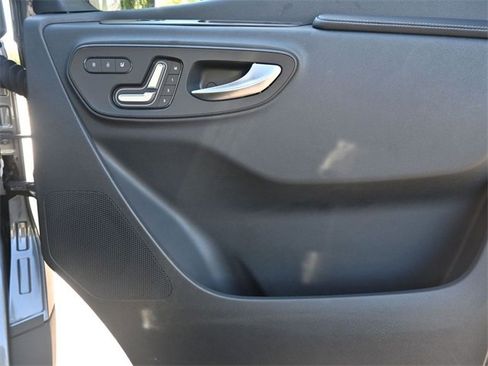 Used 2025 Mercedes-Benz Sprinter 2500 image 18