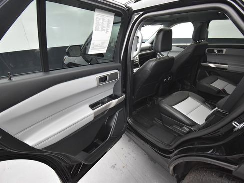Certified 2023 Ford Explorer XLT w/ Equipment Group 202A image 9