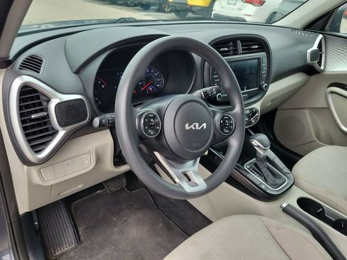 Used 2022 Kia Soul LX FWD image 13