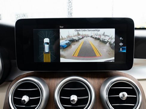 Used 2022 Mercedes-Benz GLC 300 4MATIC image 15