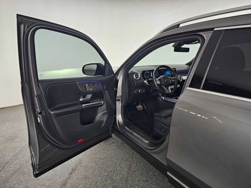 Used 2022 Mercedes-Benz GLB 250 image 19